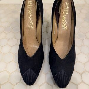 Vintage perfect condition Condotti navy suede heels